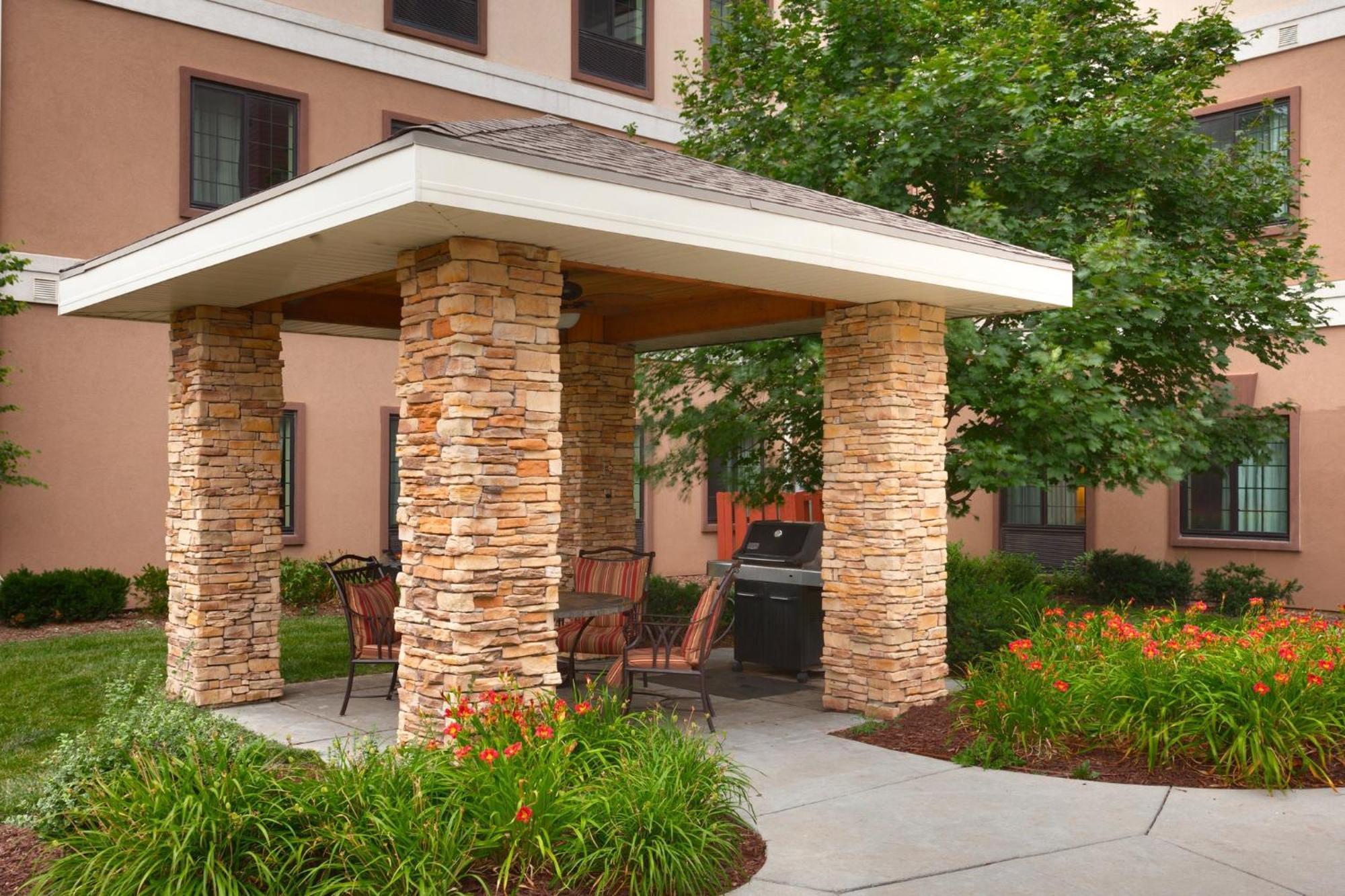 Staybridge Suites Omaha 80Th And Dodge By Ihg Exterior foto